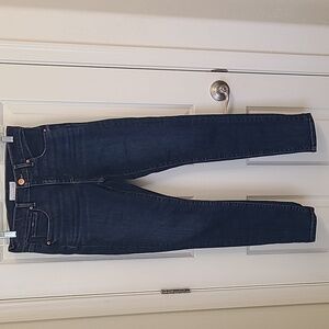 Loft dark rinse skinny jeans size 28/6
